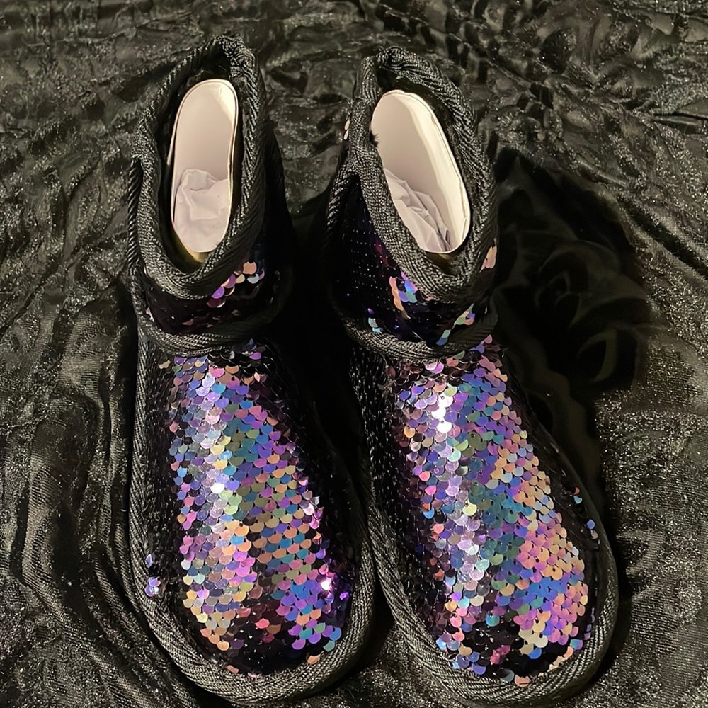 Fuzzy all over sequin ankle fuzzy